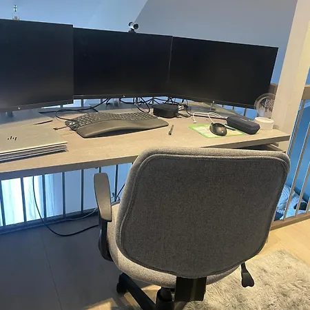 A Bright And Furnished Appartamento